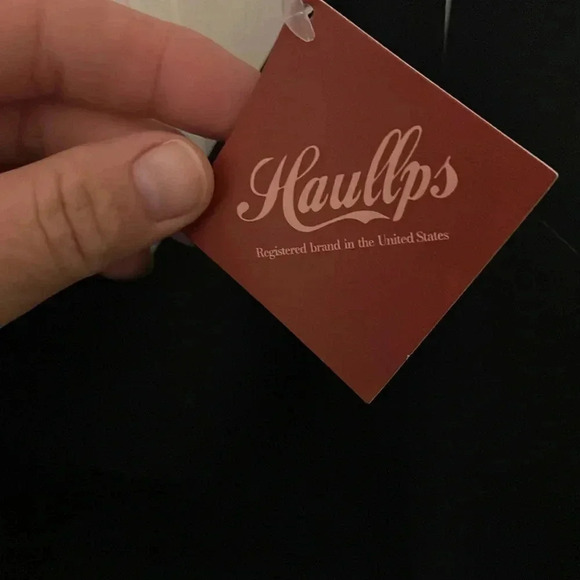 Haullps bra size large. Black in color. - Picture 4 of 5